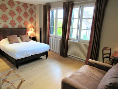 In-room safe, individually decorated, individually furnished, desk