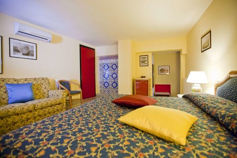 Deluxe Room, 1 Double Bed | Premium bedding, in-room safe, desk, soundproofing