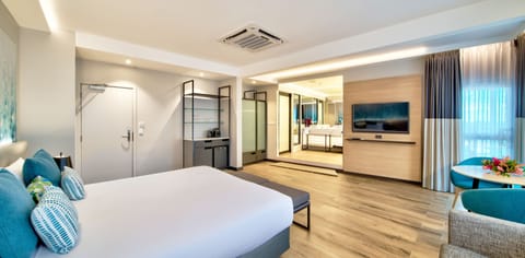 Executive Suite | Premium bedding, Select Comfort beds, minibar, in-room safe