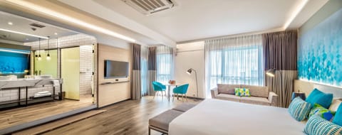 Executive Suite | Premium bedding, Select Comfort beds, minibar, in-room safe