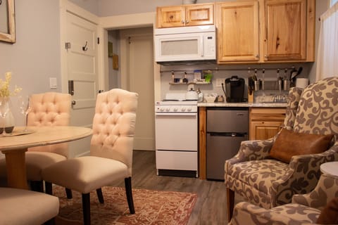 Room 5 | 1 bedroom, premium bedding, individually decorated