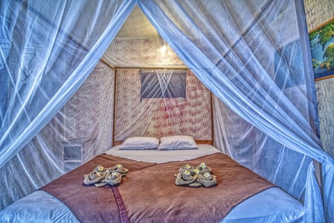 Economy Double Room, 1 Queen Bed, Ocean View, Sea Facing | Bed sheets