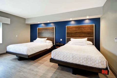 Room, 2 Queen Beds, Accessible, Bathtub (Hearing) | Premium bedding, pillowtop beds, desk, blackout drapes