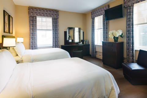 Superior Quadruple Room, 2 Double Beds | Egyptian cotton sheets, pillowtop beds, in-room safe, desk