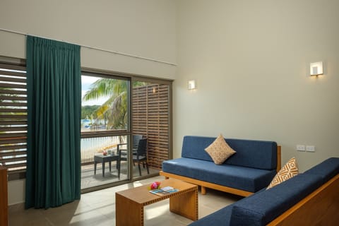 Ocean View Hotel Room | Living area