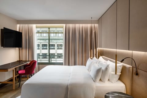 Suite (Apartment) | Premium bedding, minibar, in-room safe, desk