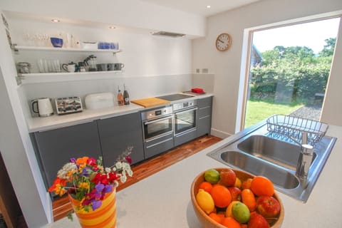 Fully equipped kitchen, oven, combi oven, dishwasher, toaster, fridge, freezer