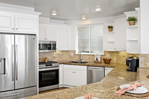 823P-Unit2-SandKasl-Imaging-San-Diego-Residential-Hospitality-Photography-11