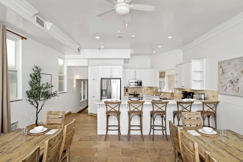 823P-Unit1-SandKasl-Imaging-San-Diego-Residential-Hospitality-Photography-5