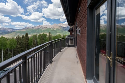 Deck View