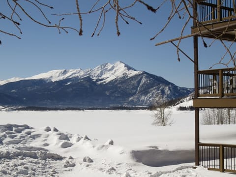Winter Location on the Lake with Views - Winter Location on the Lake with Views