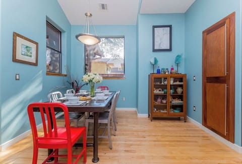 Dining Area - Walker Luxury Vacation Rentals