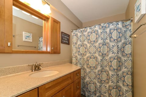 Condo, 2 Bedrooms, River View | Bathroom | Combined shower/tub, free toiletries, hair dryer, towels