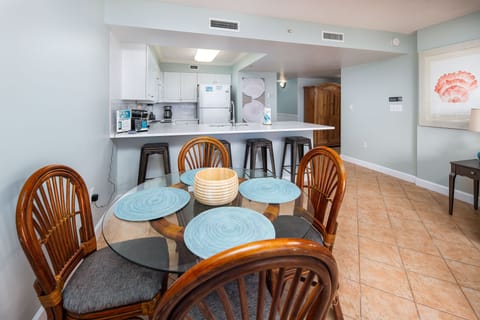 Dining Area - Dine with a view!