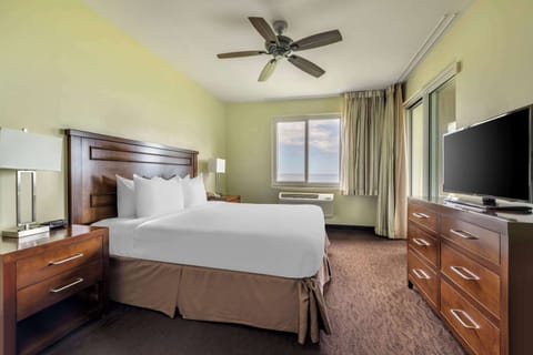 Suite, 2 Bedrooms, Oceanfront (1 King 2 Twin or 1 Queen Bed) | In-room safe, blackout drapes, iron/ironing board, free WiFi