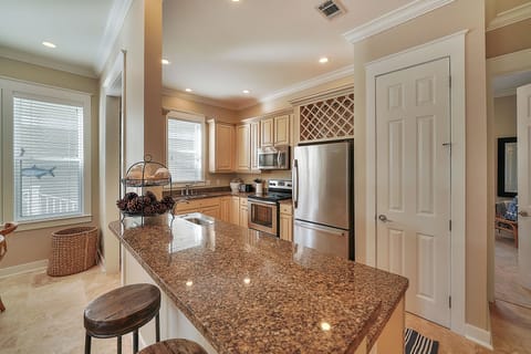 Endless Summer Dream - Near Beach 30A Vacation Rental House with Community Pool in Seacrest Beach - Bliss Beach Rentals