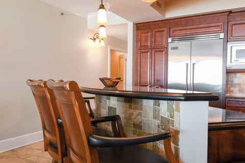 Bella Riva 207- Breakfast Bar