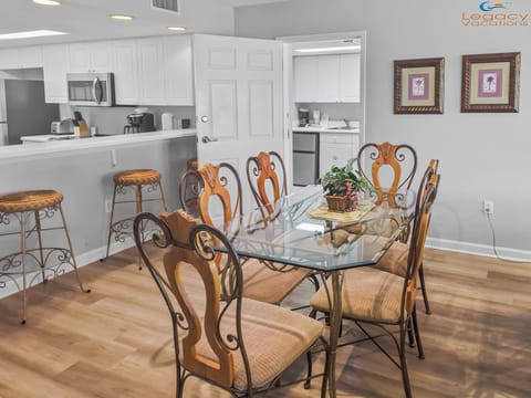 Seacrest 601 Dining Area