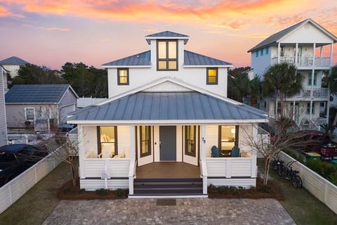 Out of the Blue - Event Friendly Crystal Beach Vacation Rental House with Golf Cart, Private Pool, and Spa Tub in Destin, Florida - Five Star Properties Destin/30A