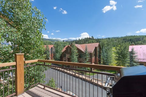 4-Telluride-Terraces-402-Balcony-View.JPG
