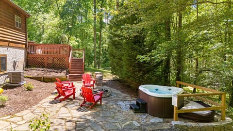 Hot Tub and Firepit at Hidden Pond