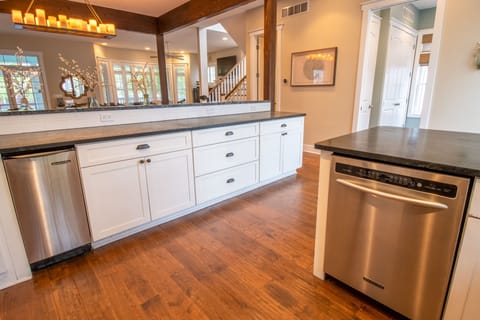 Main Level | Kitchen