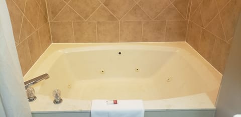 Suite, 1 Bedroom, Non Smoking | Jetted tub