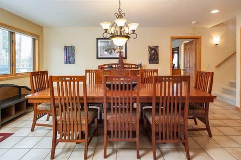 Seating for eight in the dining room