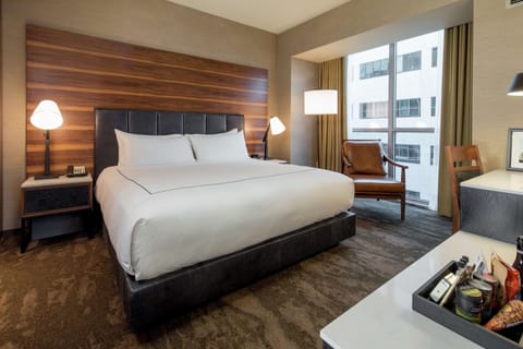 Suite, 1 Bedroom | Egyptian cotton sheets, premium bedding, down comforters, pillowtop beds