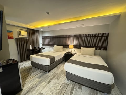 Superior Twin Room | In-room safe, desk, laptop workspace, free WiFi