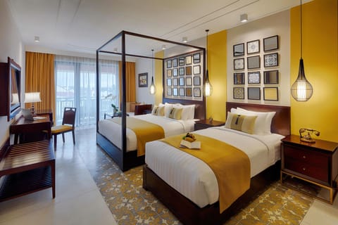 Family Suite | 1 bedroom, minibar, in-room safe, desk