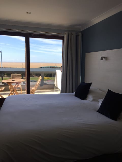 Standard Double Room, 1 Double Bed, Ocean View | Iron/ironing board, free cribs/infant beds, Internet, bed sheets