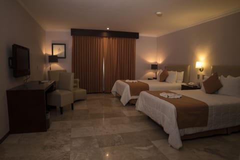 Standard Room, 2 Double Beds (Master Suite) | Premium bedding, down comforters, in-room safe, desk