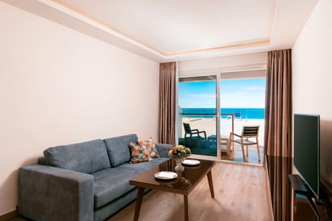 Junior Suite with Sea View | Minibar, in-room safe, blackout drapes, free WiFi