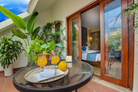 Royal Suites, big balcony | Terrace/patio