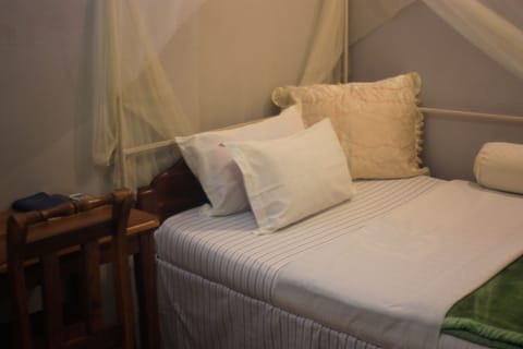 Double Room | Free WiFi, bed sheets