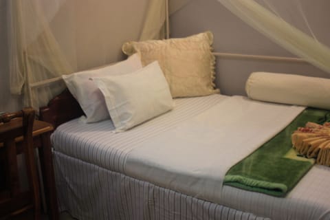 Double Room | Free WiFi, bed sheets