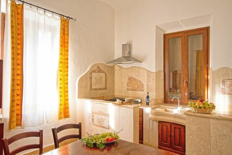 Dining Room, Kitchen