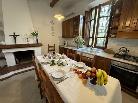 Furniture, Interior Design, Wood, Flooring, Table, Countertop, Kitchen & Dining Room Table, Tableware, Kitchen, Room