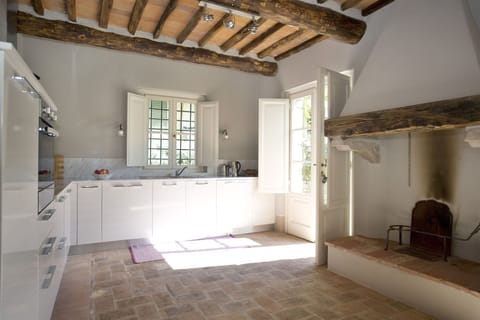 Common Room, Dining Room, Kitchen