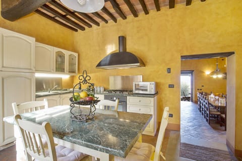 Common Room, Kitchen