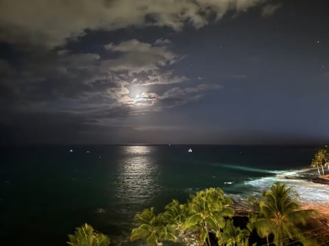 View of the moon over Kailua Bay, September 2025.