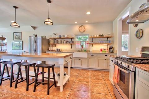 Full kitchen with stainless steel appliances