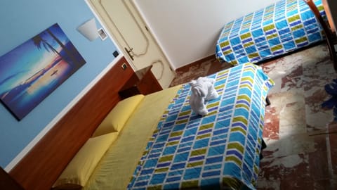 Standard Room | Desk, cribs/infant beds, free WiFi, bed sheets