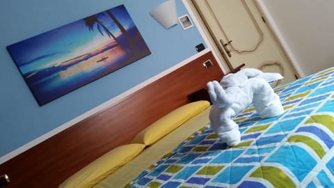 Standard Room | Desk, cribs/infant beds, free WiFi, bed sheets