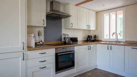 Kitchen, Oliver Cromwell at Sudeley Castle, Bolthole Retreats