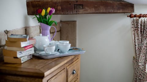 Bedroom Two, Oliver Cromwell at Sudeley Castle, Bolthole Retreats
