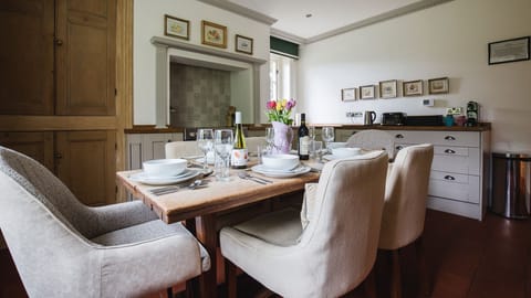 Kitchen-Dining Area, Sudeley Guest Cottage, Bolthole Retreats