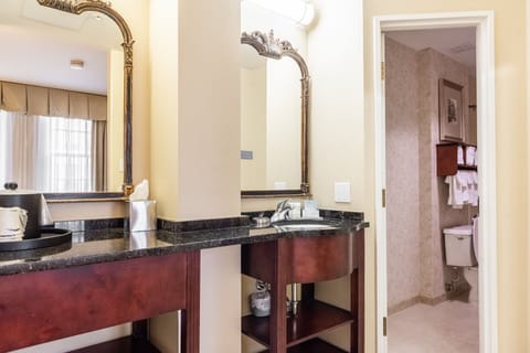 Suite, Non Smoking, Fireplace | Bathroom | Free toiletries, hair dryer, towels, soap