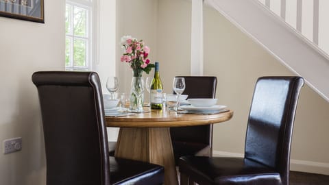 Dining Area, Lord High Admiral at Sudeley Castle, Bolthole Retreats
